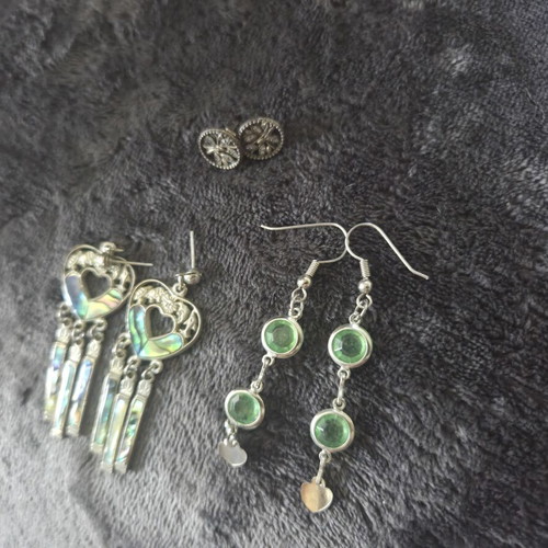 Set of earrings like new