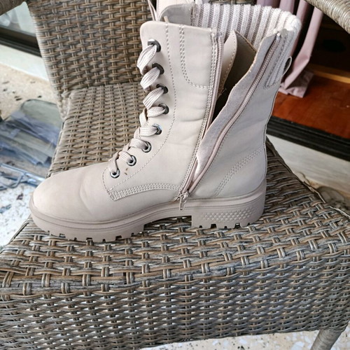 Boots like new, size 42, beige