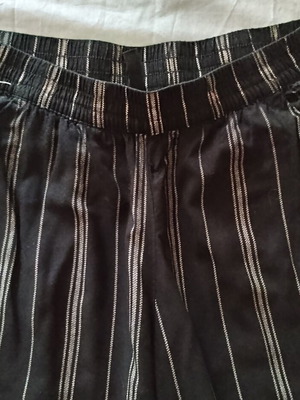 Divided by H&M women's pants like new, black with white stripes, size M
