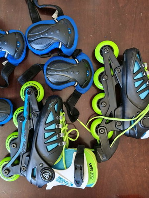 Inline Roller Firefly ABEC 1 64 mm adjustable size 29-32 with Globber protective gear like new