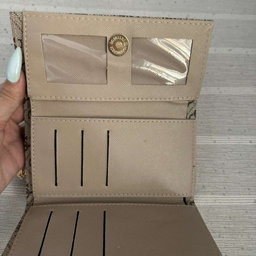Guess women's wallet, beige and brown