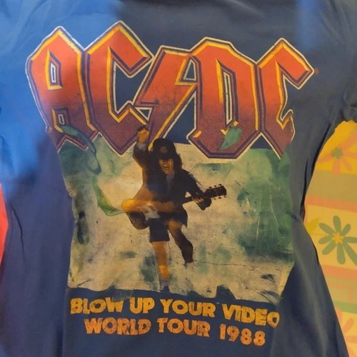 Ac dc t shirt like new, size XL, blue and red