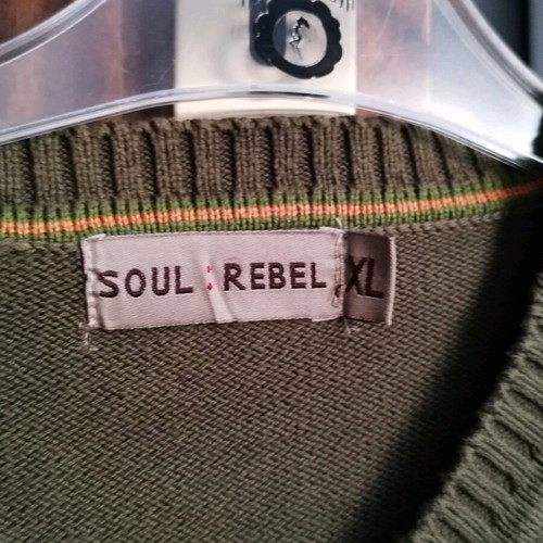 Green pullover like new