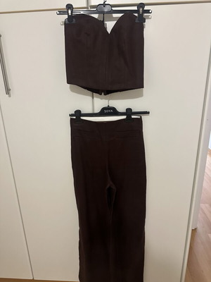 Zini Boutique set in chocolate brown, like new, size small, 100% linen