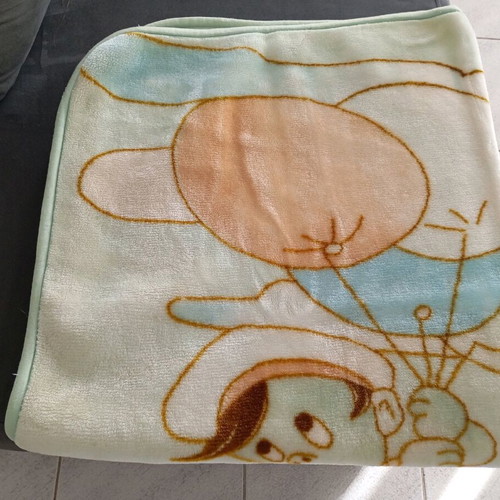 Children's blanket like new, 100% acrylic for infants and kids up to 4 years