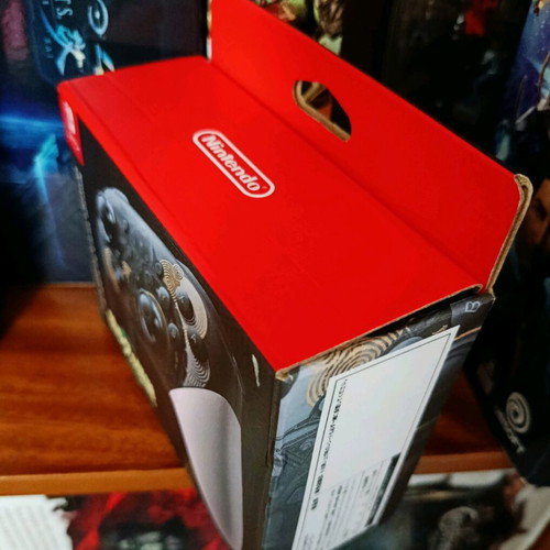 Nintendo Switch Pro Controller Zelda Tears of the Kingdom like new