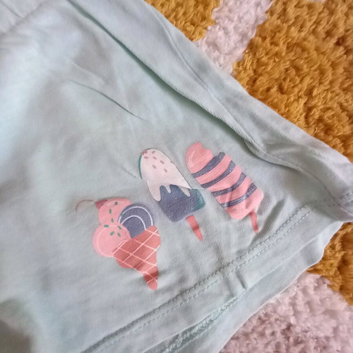 Kids Concept shorts set like new, pink and turquoise with ice cream print, 3-4 years