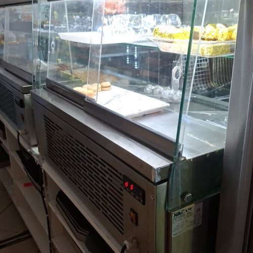 Display case used in good condition