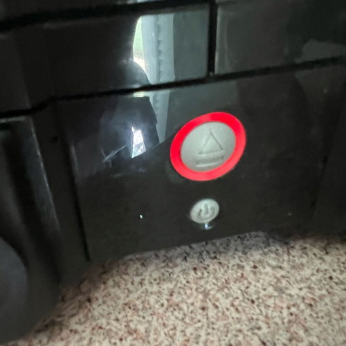 Xbox console used, works, includes FIFA Street