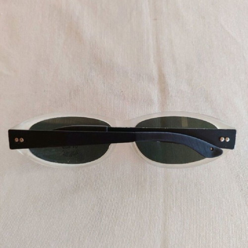 Vintage 90s Sunglasses new with minor frame marks, UV 400 protection