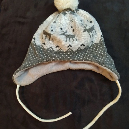 Children's hat 1-2 years like new, very warm