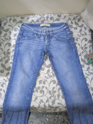 Staff women's jeans size 27 like new, straight fit, blue
