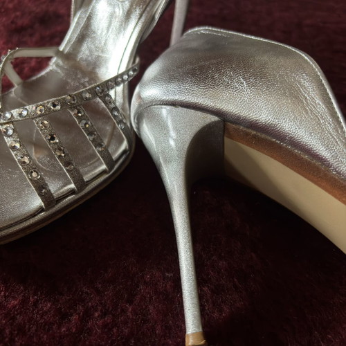 Dodici leather sandals with rhinestones like new, silver