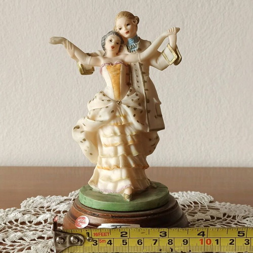 Dancing Couple Porcelain Decorative Figurine like new vintage