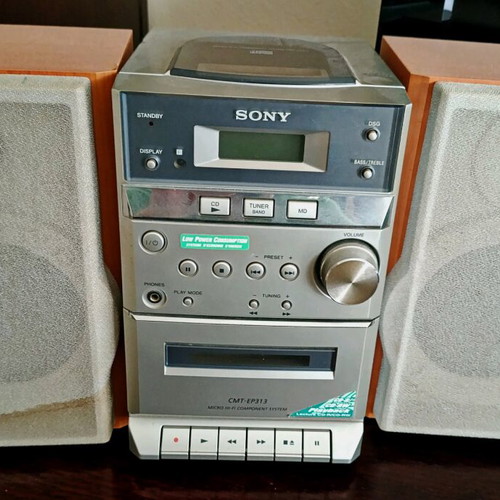 Sony CD player radio cassette used with left speaker stain