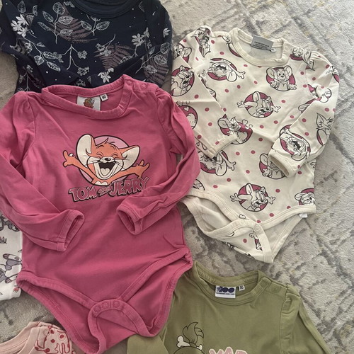 Baby clothing lot size 80/12 months like new