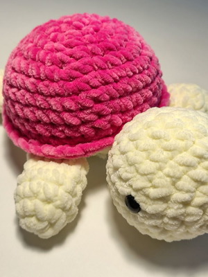 Knitted turtle