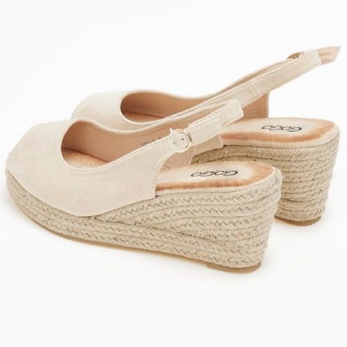 GoGo Shoes beige peep toe sandals like new, size 37