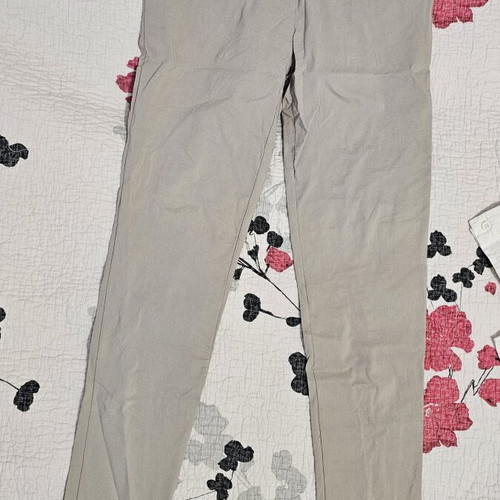 Set with Vest and High-Waisted Pants like new, elastic fabric, gray and beige
