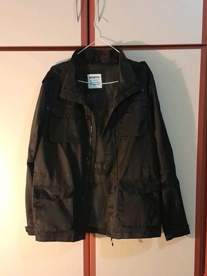 Men's jacket with many pockets size L like new, black