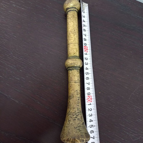 Large brass mortar pestle used, very good condition