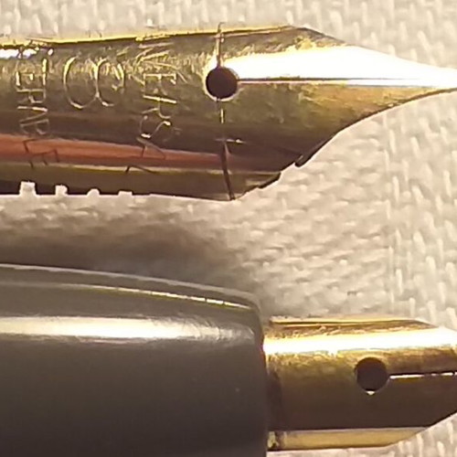 Universal collectible pens set of 2, Dyno-Flo and Universal 8 Inalterable