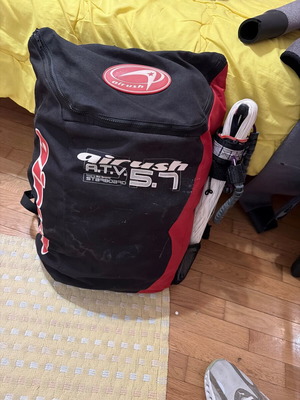 Kitesurfing kite Airush A.T.V. 5.7 σαν καινούργιο με τσάντα, μπάρα και σχοινιά