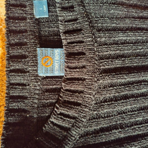 Street Boys wool pullover Large like new, black and blue
