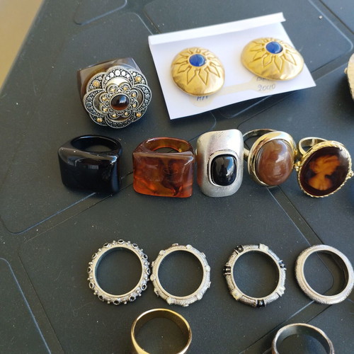 Rings like new, pack of 12 pieces