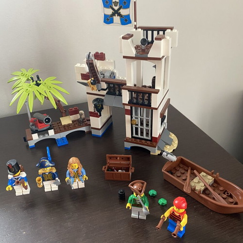 Lego set 70412 Soldier’s Fort, complete