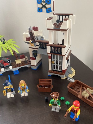 Lego set 70412 Soldier’s Fort, complete