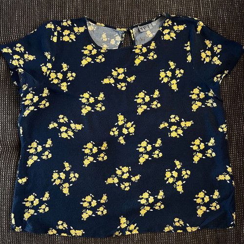 Floral blouse Y.F.K. like new, size XL