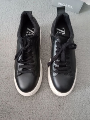 Zara sneakers size 38 black like new
