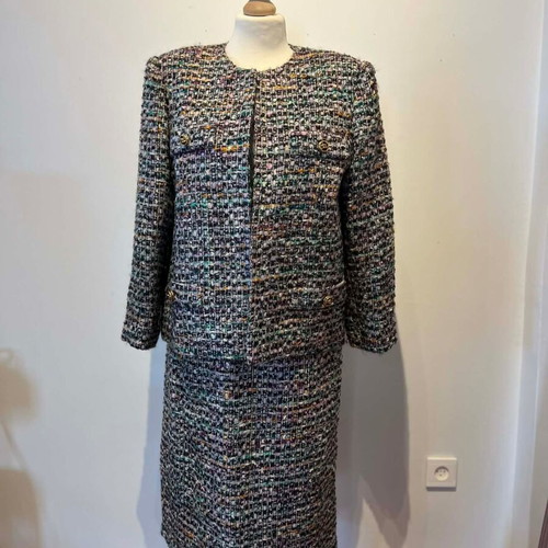 Women’s tweed suit jacket and skirt like new, multicolor, S/XS