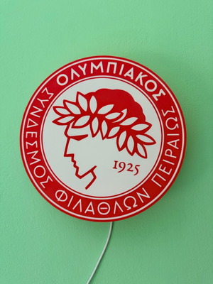Lightbox Olympiacos Piraeus σαν καινούργιο με βάση και led φωτισμό
