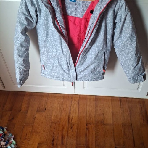 Columbia kids jacket like new, silver, ages 7-8