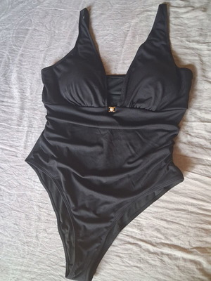 Women's plus size swimsuit new, black, padded bust, deep neckline
