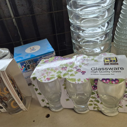 Various crystal and glass items like new, set of 85 pieces