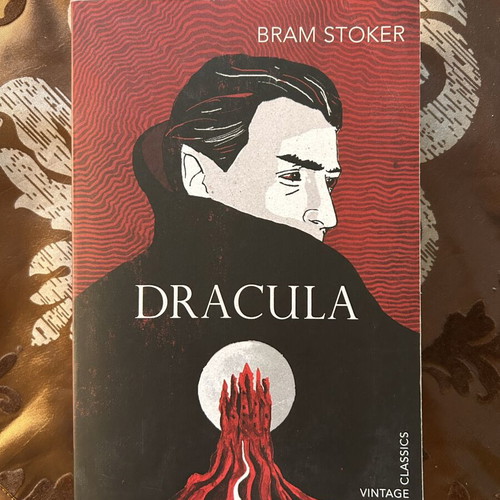 Dracula by Bram Stoker vintage classic, like new