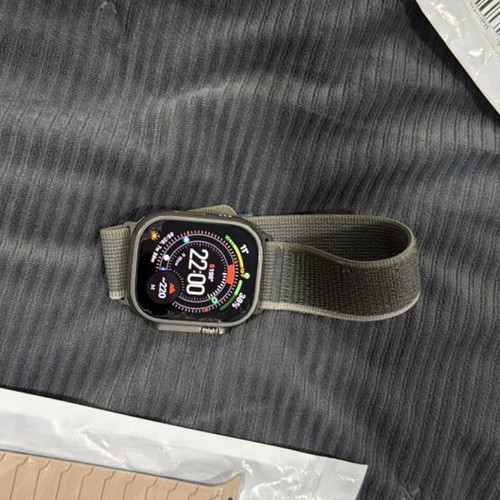 Apple Watch Ultra 2 με τιτάνια μπρασελέ σαν καινούργιο