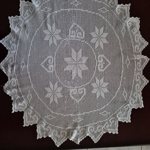 Crocheted round white doily new, 90cm diameter