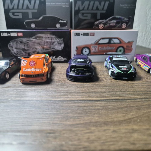Hot Wheels collectible car set new with rubber wheels