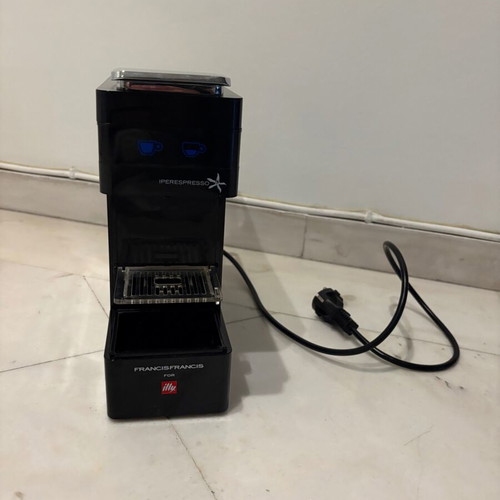 Illy Iperespresso coffee maker used with capsules