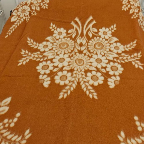 Wool blanket double size, like new, 100% pure virgin wool Biocarpets