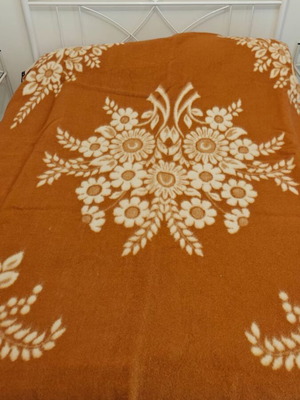Wool blanket double size, like new, 100% pure virgin wool Biocarpets