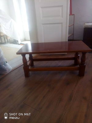 Coffee table solid wood like new