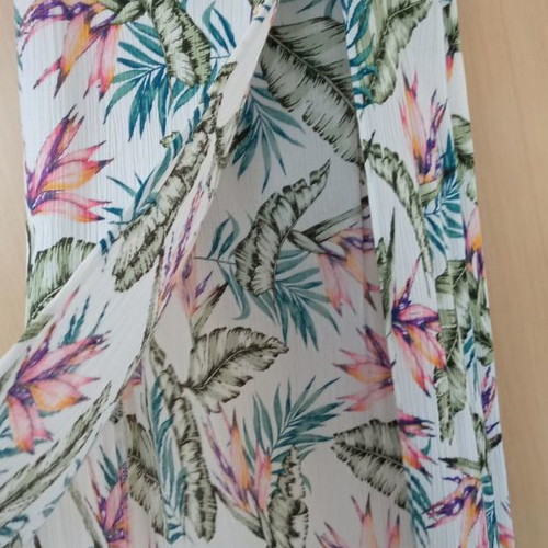 Summer skirt like new with slit multicolored, size M