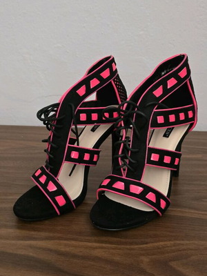 Γόβες γυναικείες black and pink σαν καινούργιο, μέγεθος 39