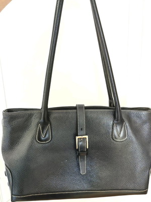 Leather shoulder bag used, black with ecru stitching
