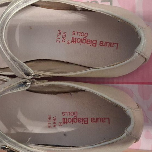 Laura Biagiotti ballerina shoes size 29, iridescent ivory